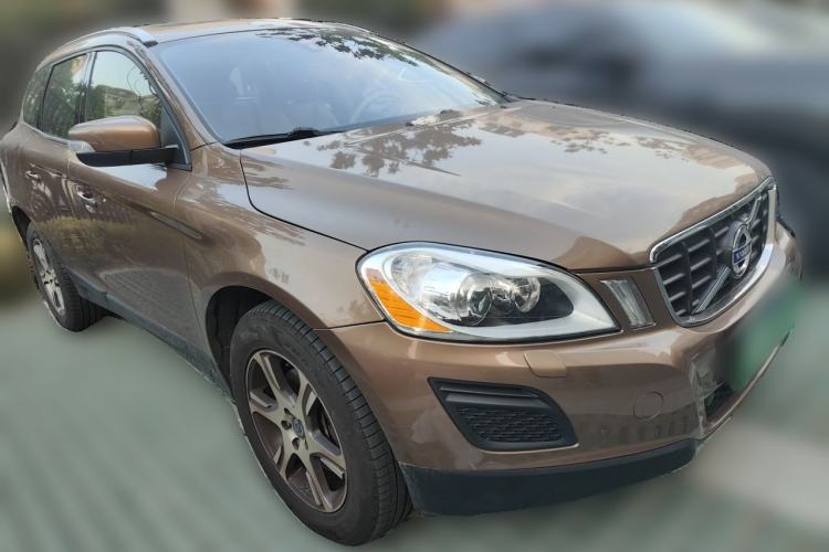 Used Volvo XC60 2011 T6 AWD Zhiya Edition Front Right 45 Deg