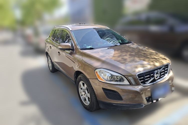 Used Volvo XC60 2011 2.0T Zhiya Edition Front Right 45 Deg