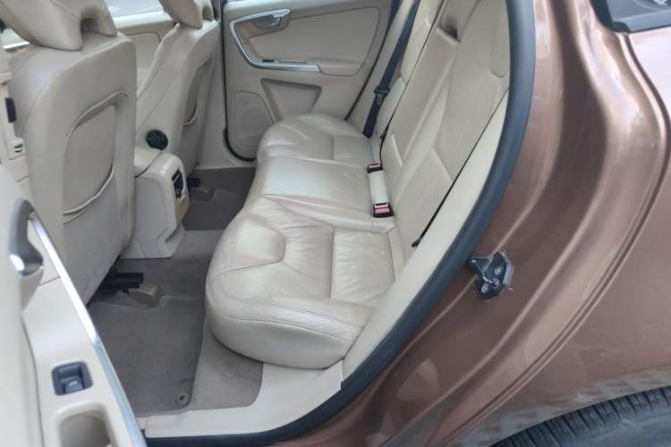 Used Volvo XC60 2011 T6 AWD Zhiya Edition Left Rear Seat