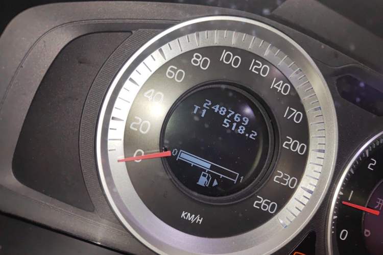 Used Volvo XC60 2011 2.0T Zhiya Edition Odometer Close Up