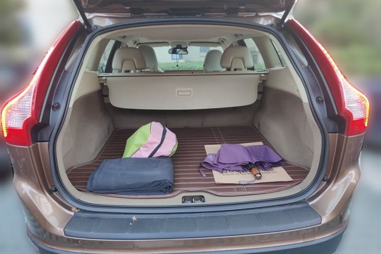 Used Volvo XC60 2011 T6 AWD Zhiya Edition Trunk