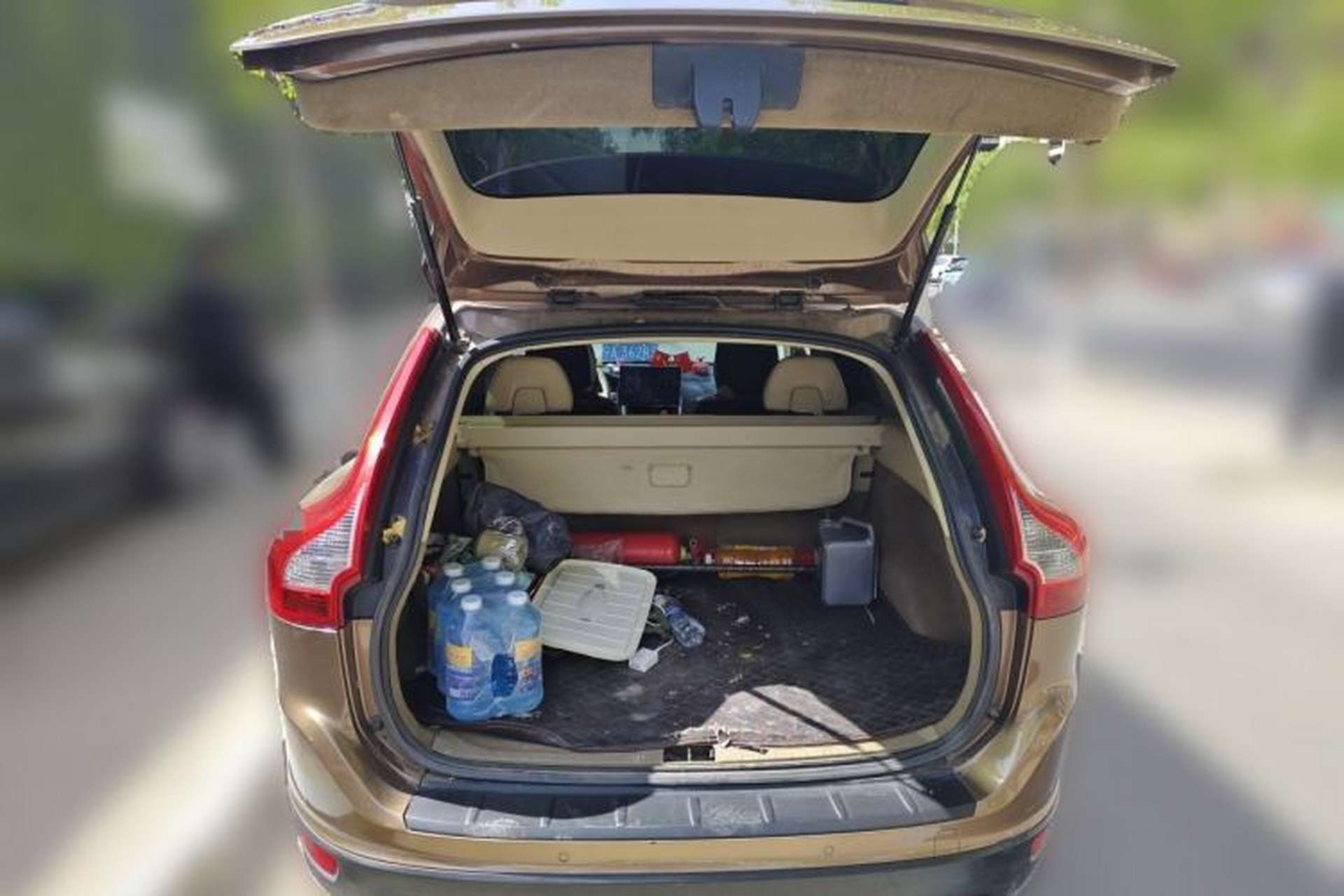 Used Volvo XC60 2011 2.0T Zhiya Edition Trunk