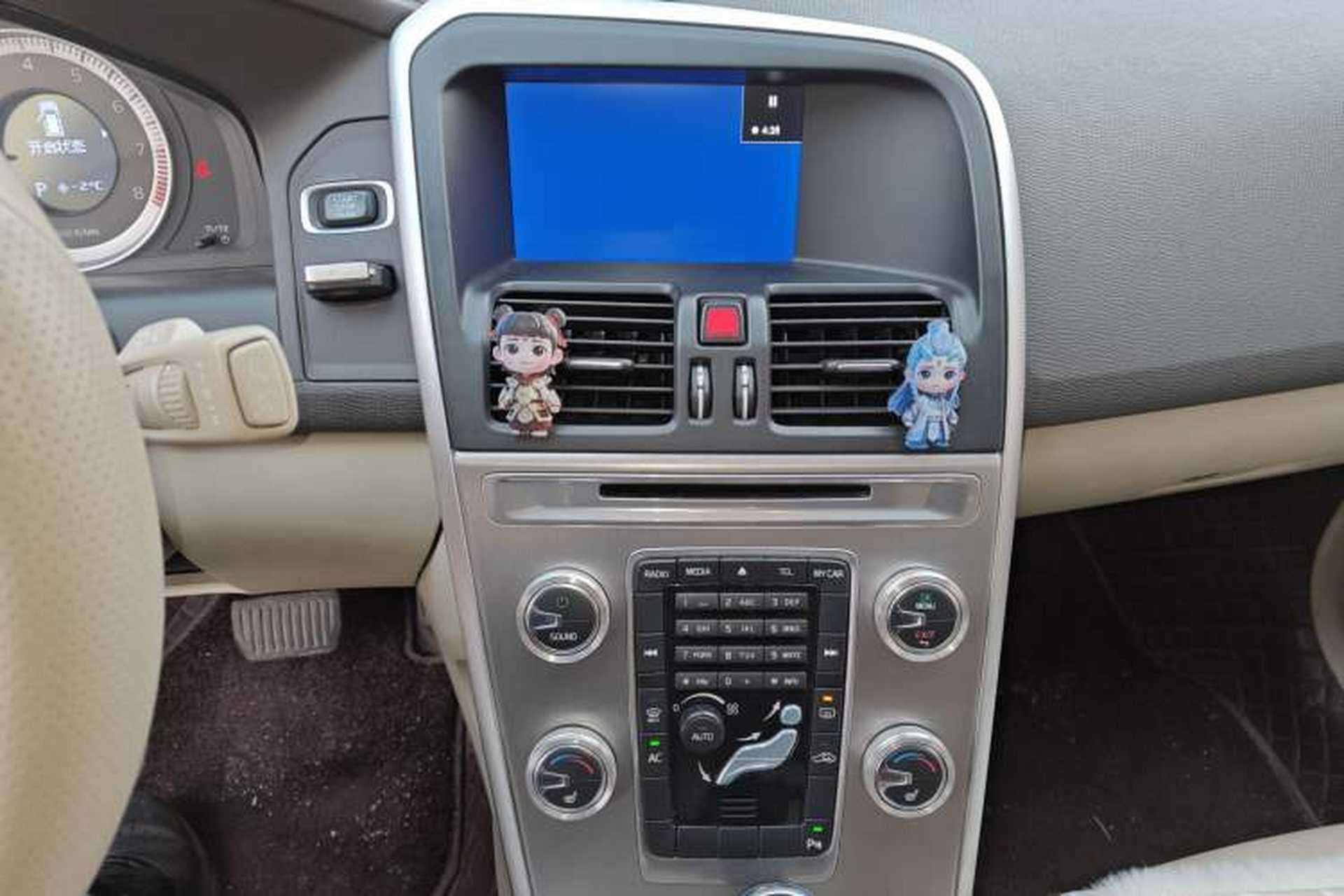 Used Volvo XC60 2011 2.0T Zhiya Edition Audio And AC Panel