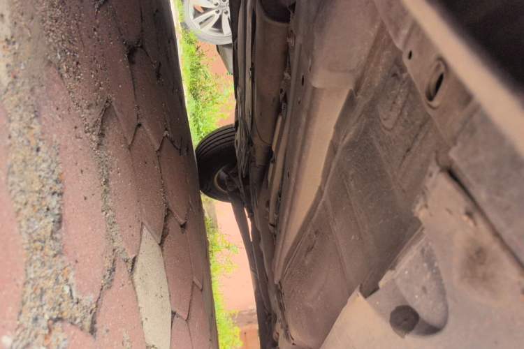 Used Volvo XC60 2011 2.0T Zhiya Edition Chassis Front Left