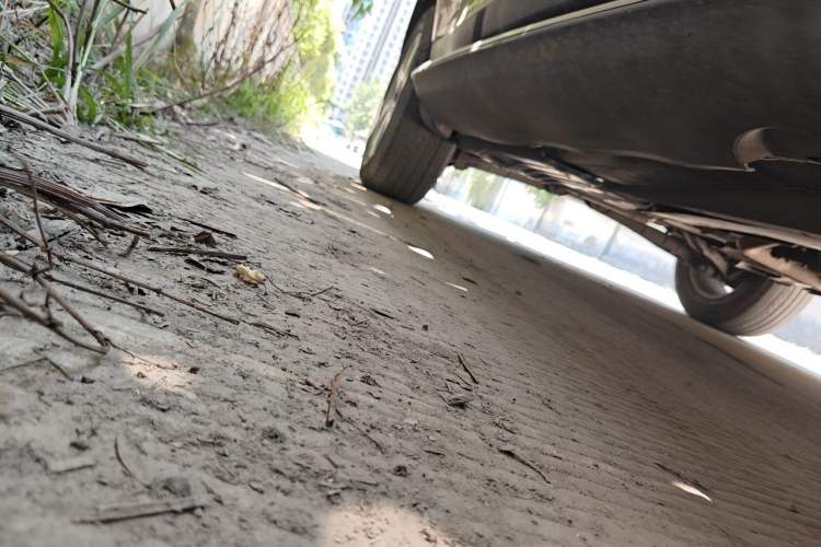 Used Volvo XC60 2011 2.0T Zhiya Edition Chassis Front Right
