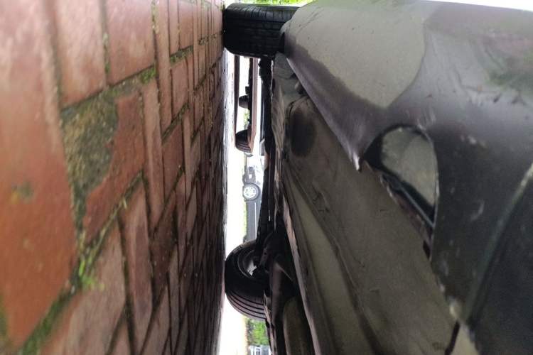 Used Volvo XC60 2011 2.0T Zhiya Edition Chassis Front Right