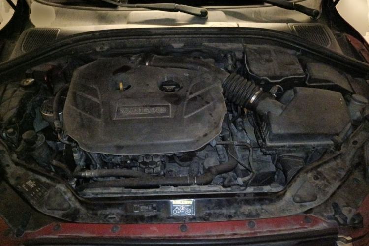 Used Volvo XC60 2011 2.0T Comfort Edition Engine Bay