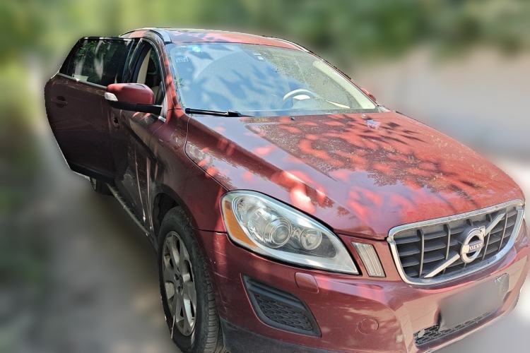 Used Volvo XC60 2011 2.0T Zhiya Edition Front Right 45 Deg