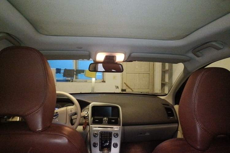 Used Volvo XC60 2011 2.0T Comfort Edition Headliner