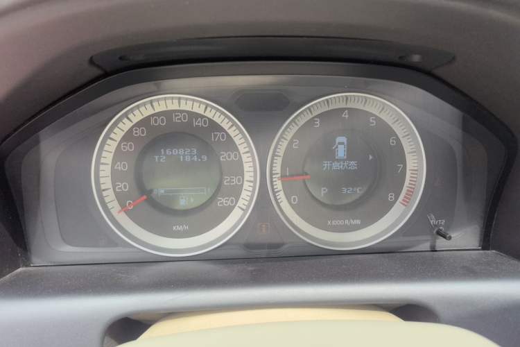 Used Volvo XC60 2011 2.0T Zhiya Edition Instrument Cluster