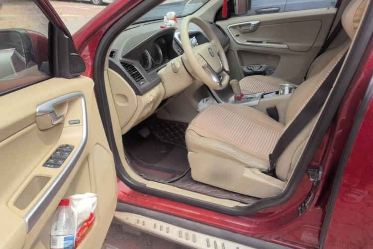 Used Volvo XC60 2011 2.0T Zhiya Edition Left Front Seat