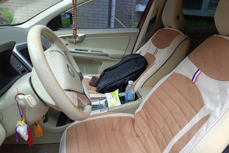 Used Volvo XC60 2011 2.0T Zhiya Edition Left Front Seat