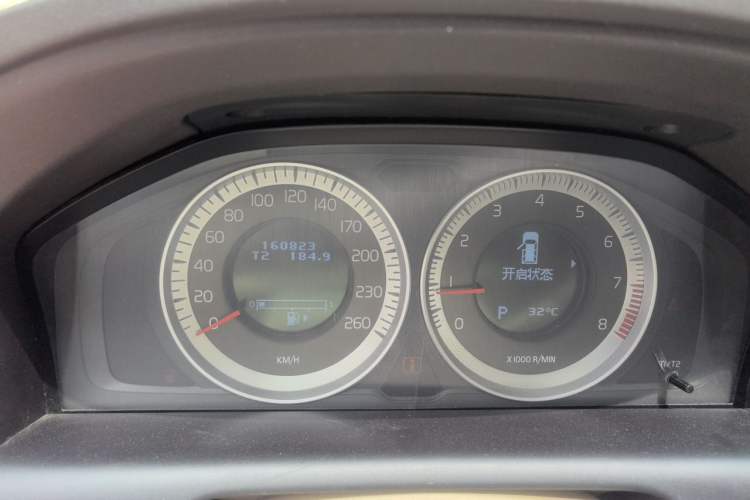 Used Volvo XC60 2011 2.0T Zhiya Edition Odometer Close Up
