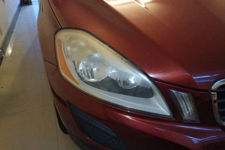 Used Volvo XC60 2011 2.0T Comfort Edition Right Front Headlight