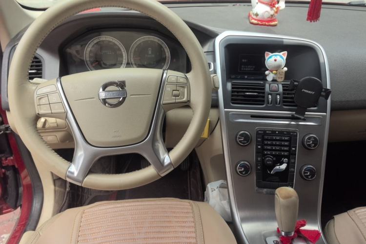 Used Volvo XC60 2011 2.0T Zhiya Edition Steering Wheel