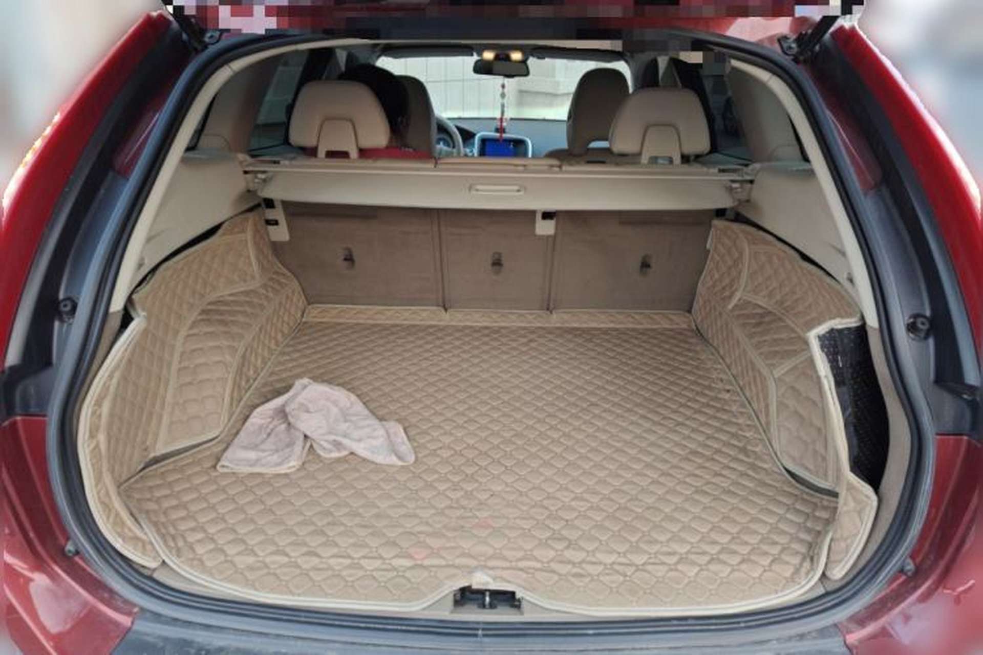 Used Volvo XC60 2011 2.0T Zhiya Edition Trunk