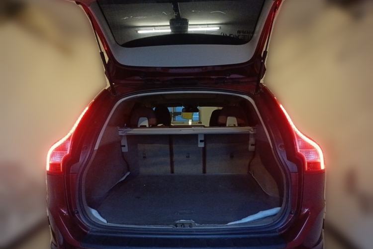 Used Volvo XC60 2011 2.0T Comfort Edition Trunk