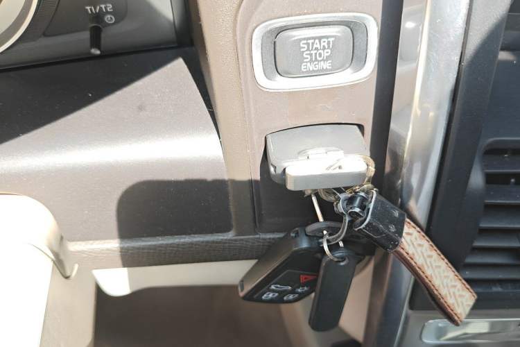 Used Volvo XC60 2011 2.0T Zhiya Edition Vehicle Key