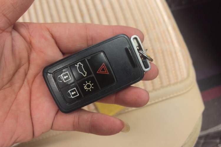 Used Volvo XC60 2011 2.0T Zhiya Edition Vehicle Key