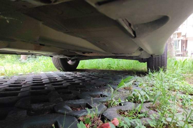 Used Volvo XC60 2011 2.0T Zhiya Edition Chassis Front Left