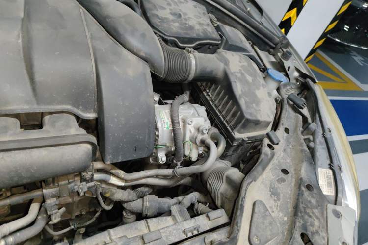 Used Volvo XC60 2011 T6 AWD ZhiZun Edition Engine Bay Left