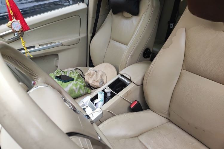 Used Volvo XC60 2011 2.0T Zhiya Edition Left Front Seat