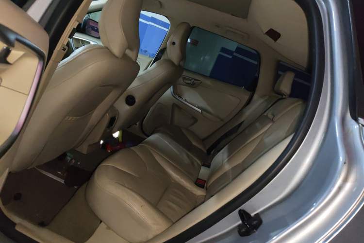 Used Volvo XC60 2011 T6 AWD ZhiZun Edition Left Rear Seat