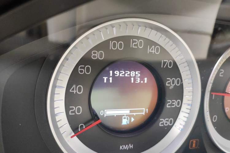 Used Volvo XC60 2011 2.0T Zhiya Edition Odometer Close Up