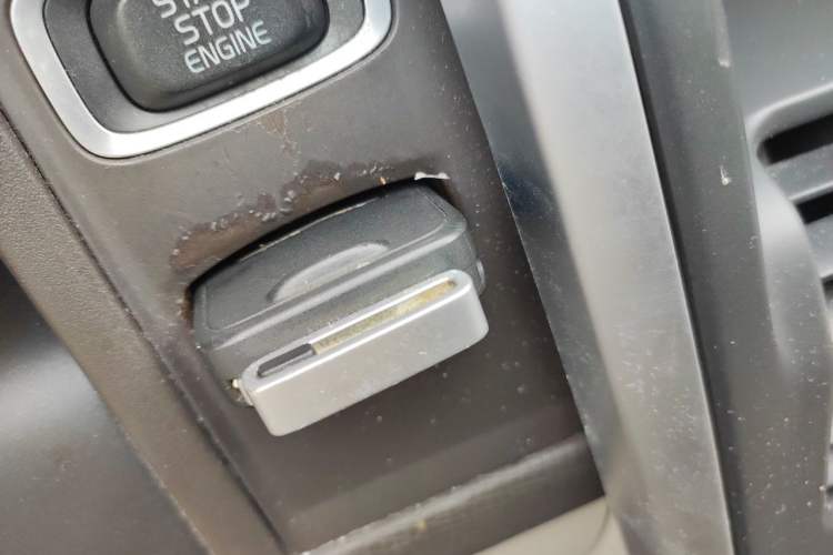 Used Volvo XC60 2011 2.0T Zhiya Edition Vehicle Key