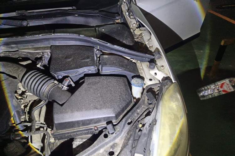 Used Volvo XC60 2011 2.0T Zhiya Edition Engine Bay Left