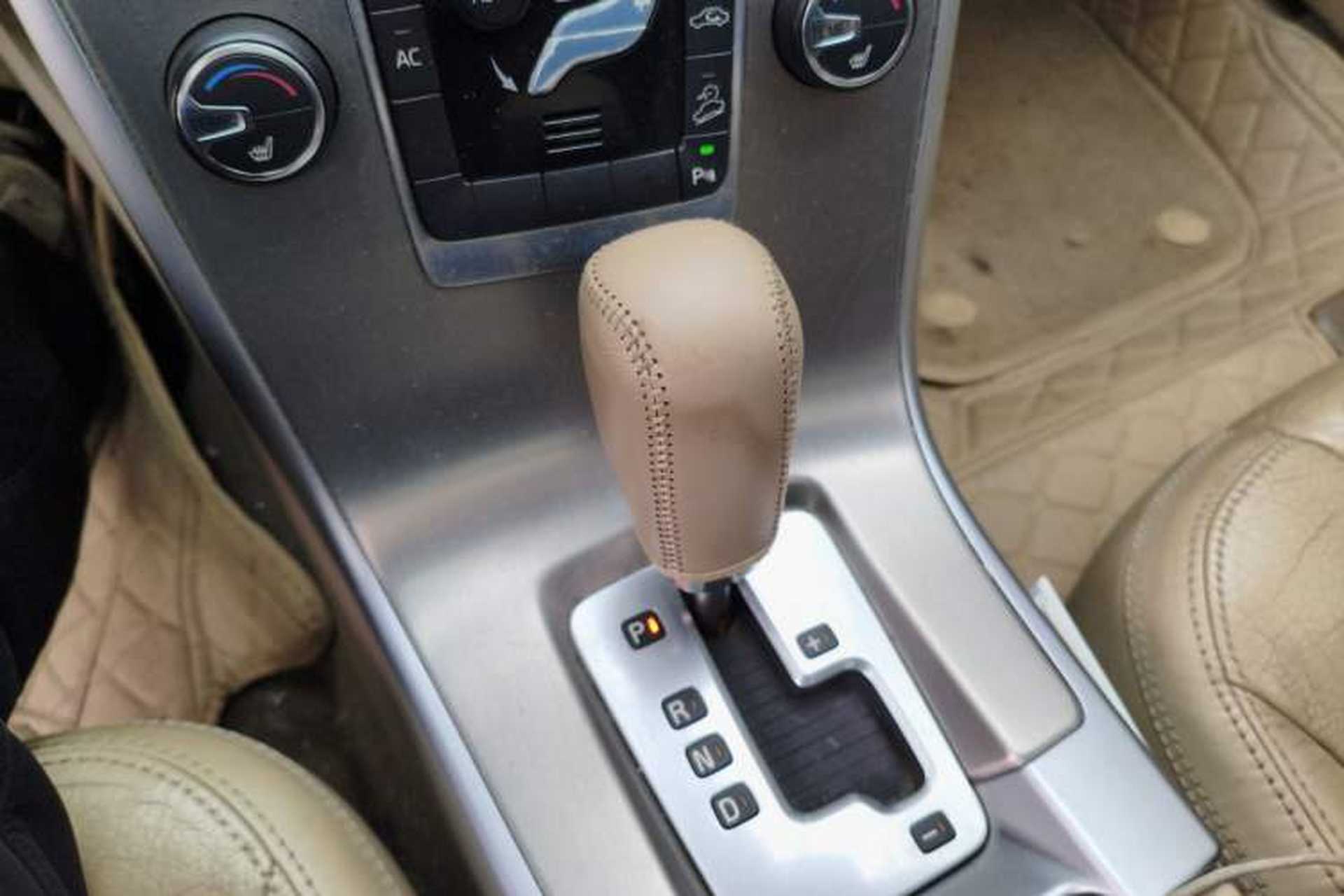 Used Volvo XC60 2011 T6 AWD Zhiya Edition Gear Lever