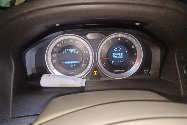 Used Volvo XC60 2011 2.0T Zhiya Edition Instrument Cluster