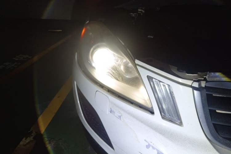 Used Volvo XC60 2011 2.0T Zhiya Edition Right Front Headlight