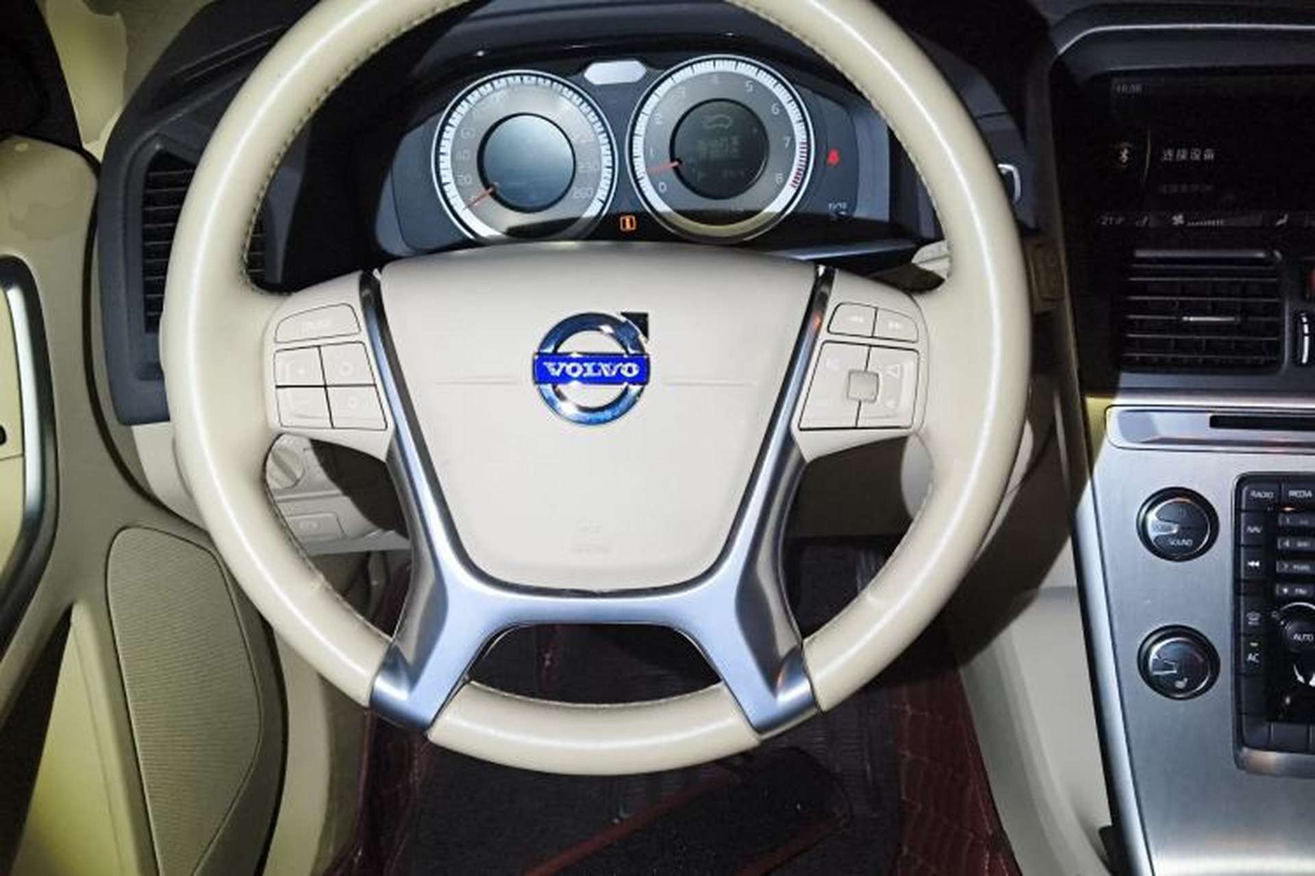 Used Volvo XC60 2011 T6 AWD Zhiya Edition Steering Wheel