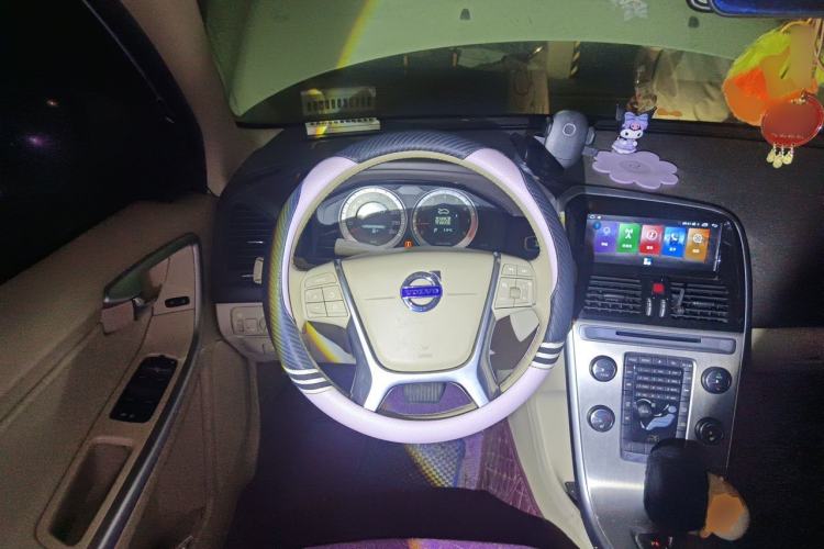Used Volvo XC60 2011 2.0T Zhiya Edition Steering Wheel