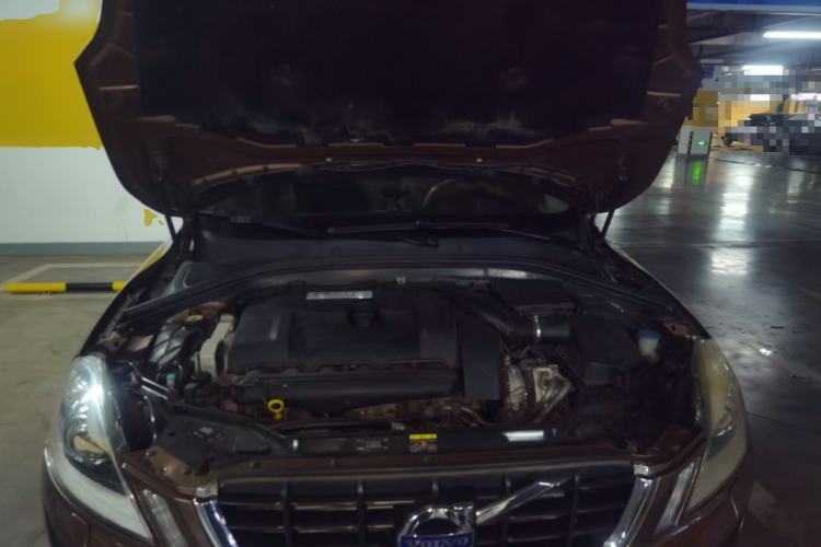 Used Volvo XC60 2011 T6 AWD Zhiya Edition Engine Bay