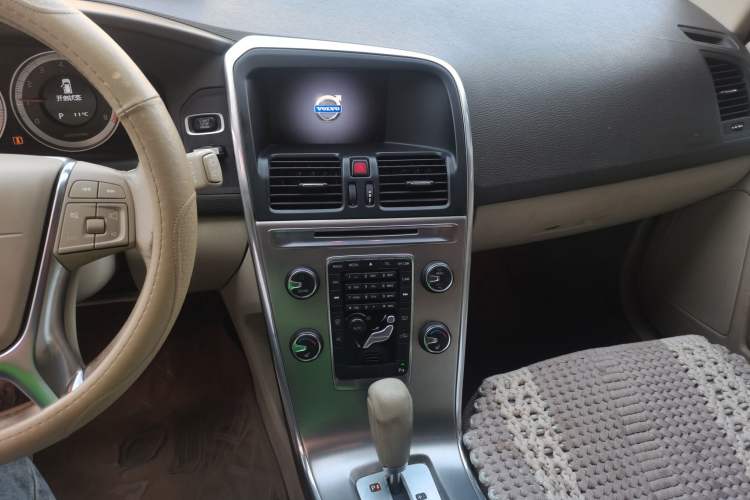 Used Volvo XC60 2012 T5 Zhiya Edition Audio And AC Panel