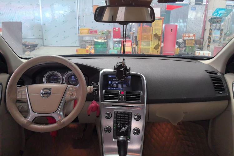 Used Volvo XC60 2012 T5 Zhiya Edition Center Console