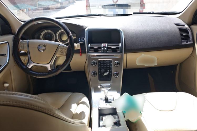 Used Volvo XC60 2012 T5 Zhiya Edition Center Console