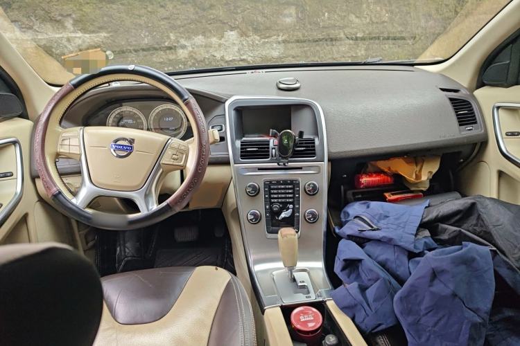 Used Volvo XC60 2012 T5 Zhiya Edition Center Console