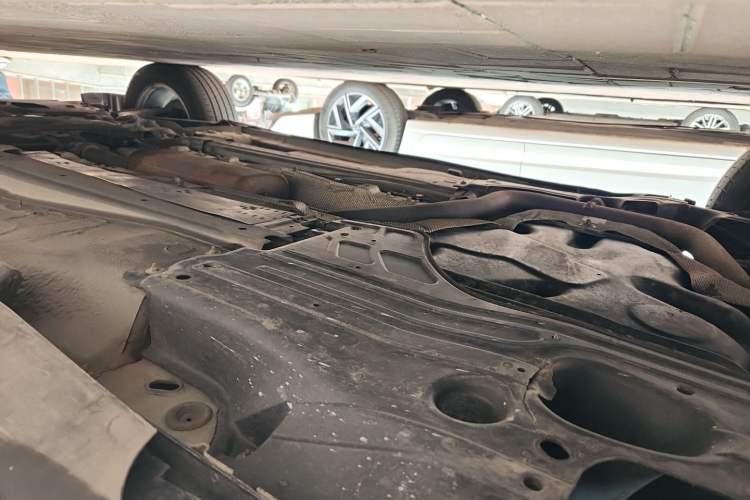 Used Volvo XC60 2012 T5 Comfort Edition Chassis Rear Right
