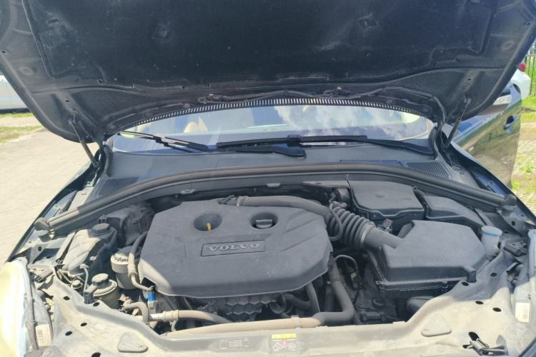 Used Volvo XC60 2012 T5 Comfort Edition Engine Bay