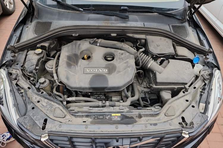 Used Volvo XC60 2012 T5 Comfort Edition Engine Bay