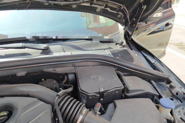 Used Volvo XC60 2012 T5 Comfort Edition Engine Bay Left