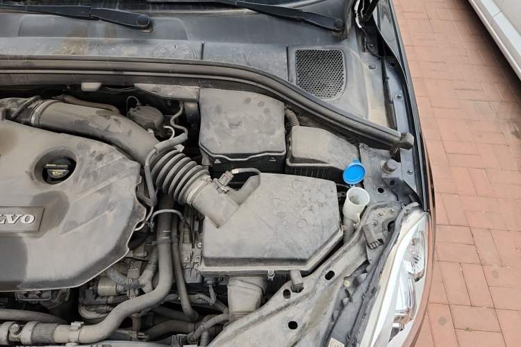 Used Volvo XC60 2012 T5 Comfort Edition Engine Bay Left
