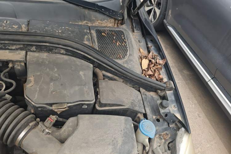 Used Volvo XC60 2012 T5 Comfort Edition Engine Bay Left