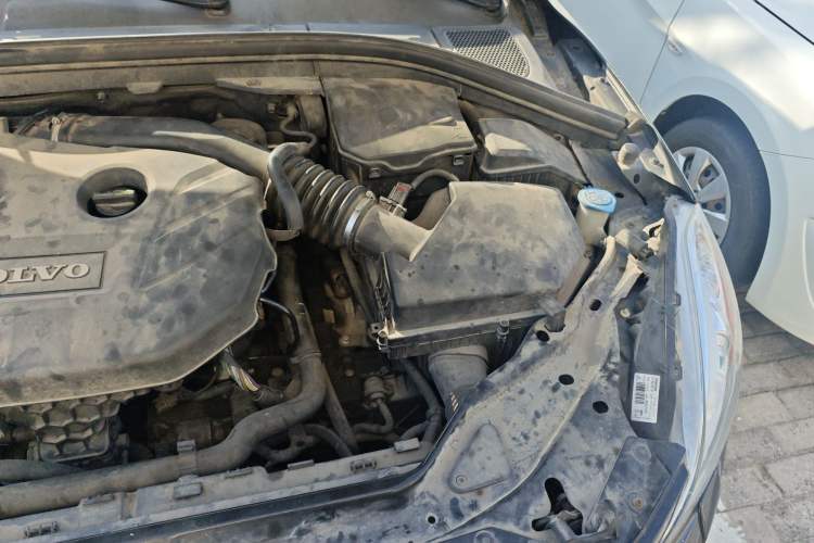 Used Volvo XC60 2012 T5 Comfort Edition Engine Bay Left