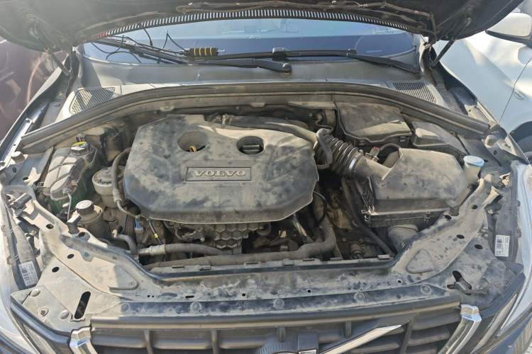 Used Volvo XC60 2012 T5 Comfort Edition Engine Bay