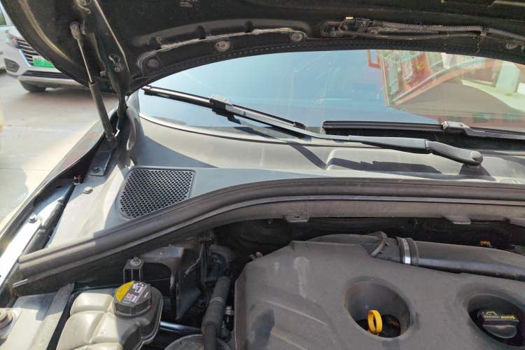 Used Volvo XC60 2012 T5 Comfort Edition Engine Bay Right