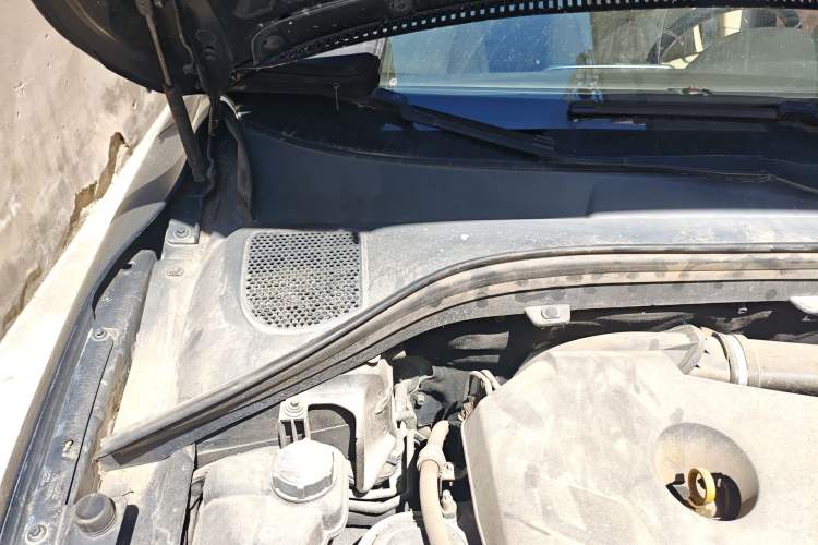 Used Volvo XC60 2012 T5 Zhiya Edition Engine Bay Right